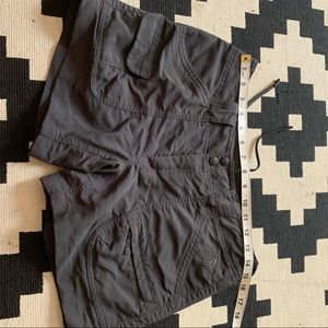 NorthFace cargo shorts size 4